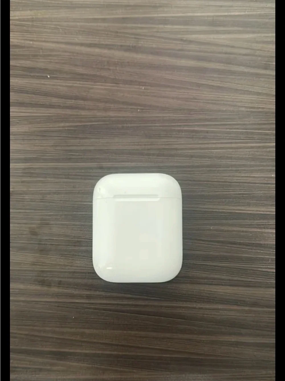 Apple White Wireless Earbuds with Charging Case